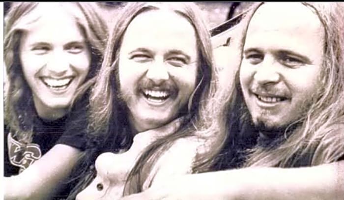 Lynyrd Skynyrd (Ronnie Van Zant vs. Johnny Van Zant)