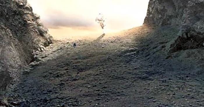 Gandalf arrives at Helm’s Deep in 'The Lord of the Rings: The Two Towers'