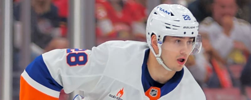 Islanders sign physical defender to eight-year extension