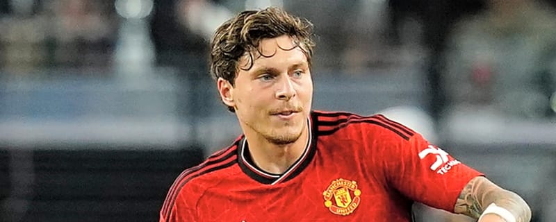 Former Manchester United defender signs with Aston Villa