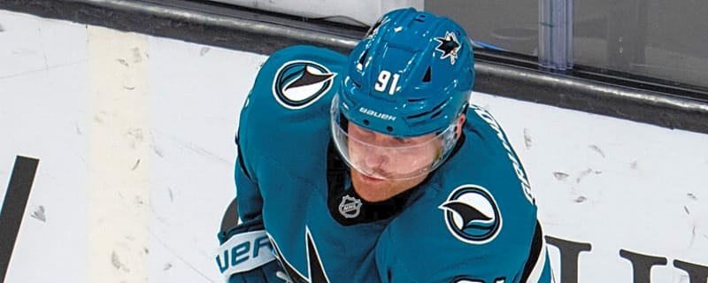 Flyers acquire veteran forward from Sharks