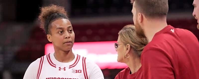 Badgers’ defense battles, drops away game to strong USC Trojans