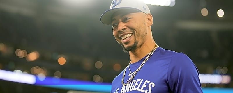  Mookie Betts Wins 2025 Roberto Clemente Award