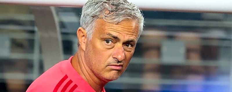 Jose Mourinho Shows Pure Class Protecting Enzo Fernandez From Hostile Benfica Fans