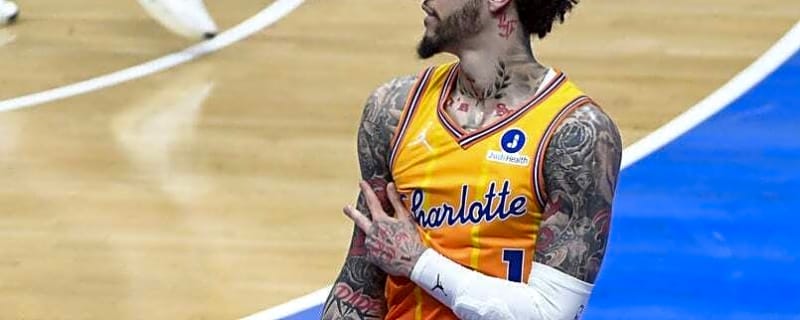 Hornets look to continue road winning streak in Phoenix