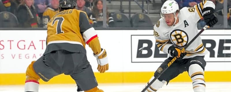 Bruins' David Pastrnak dealing with knee tendinitis since last year