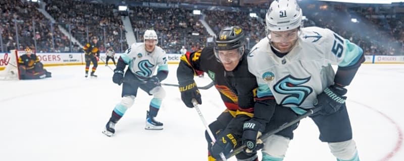 Tom Willander should be too high a price for Shane Wright for the Canucks
