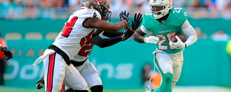 Lavonte David Officially Calls It a Career After 14 Seasons in Tampa Bay