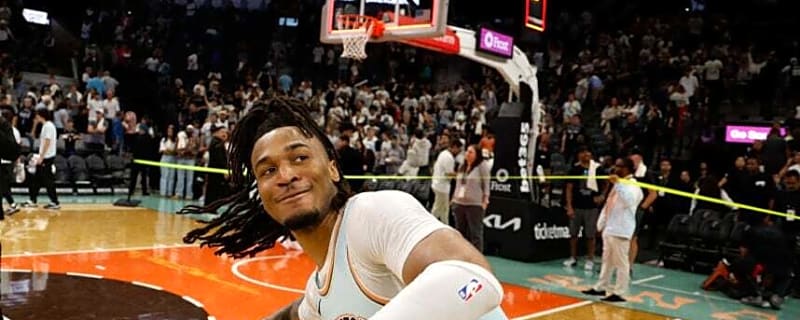 Manu Ginobili and Victor Wembanyama react to Stephon Castle winning Rookie of the Year Award