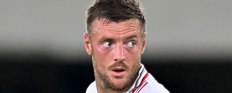 Jamie Vardy outlines mission to get Burnley 'moving in right direction' after completing free transfer