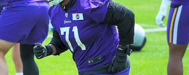 Vikings LT Christian Darrisaw (ACL, MCL) cleared for camp