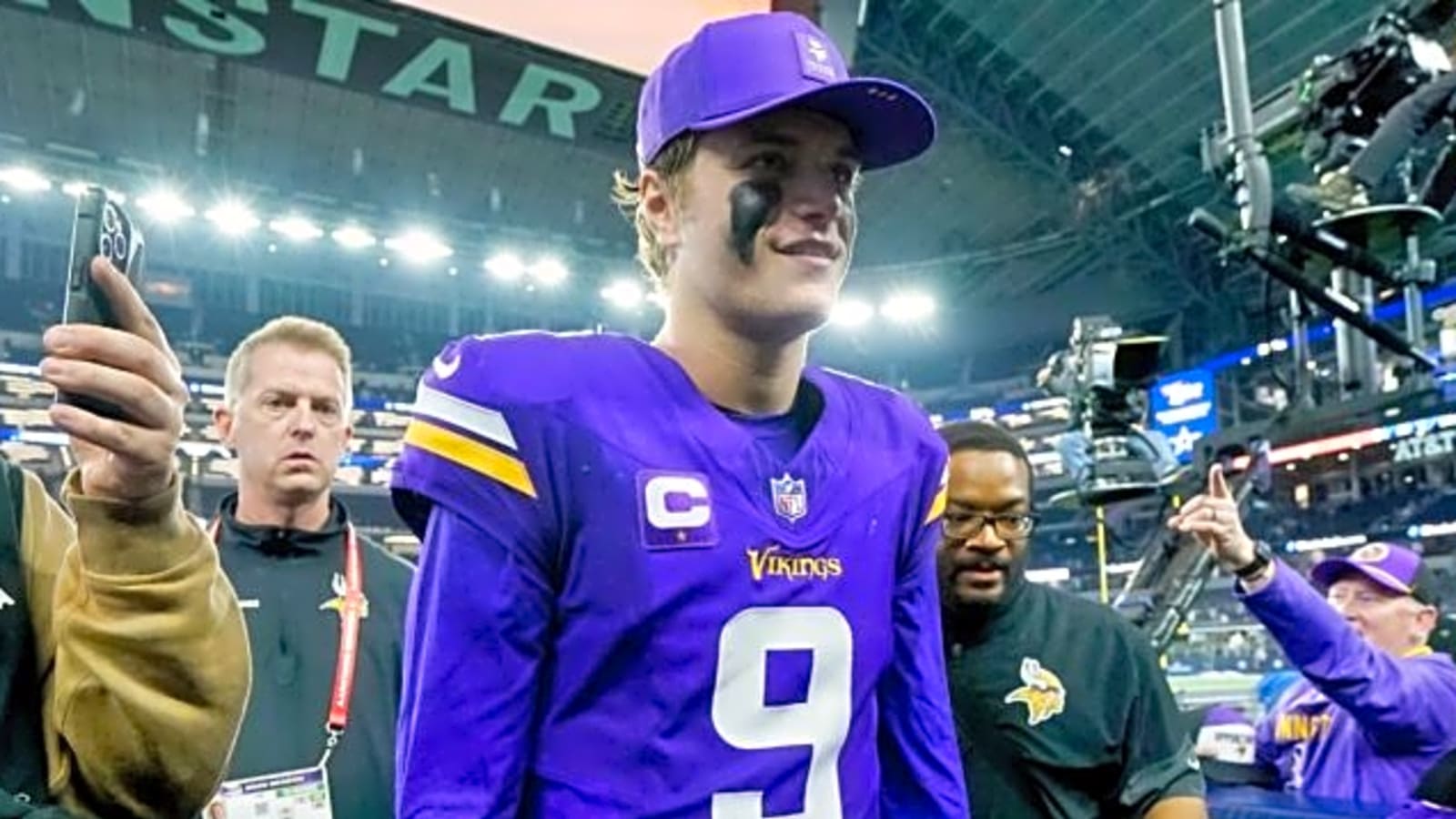 Things go from bad to worse for J.J. McCarthy