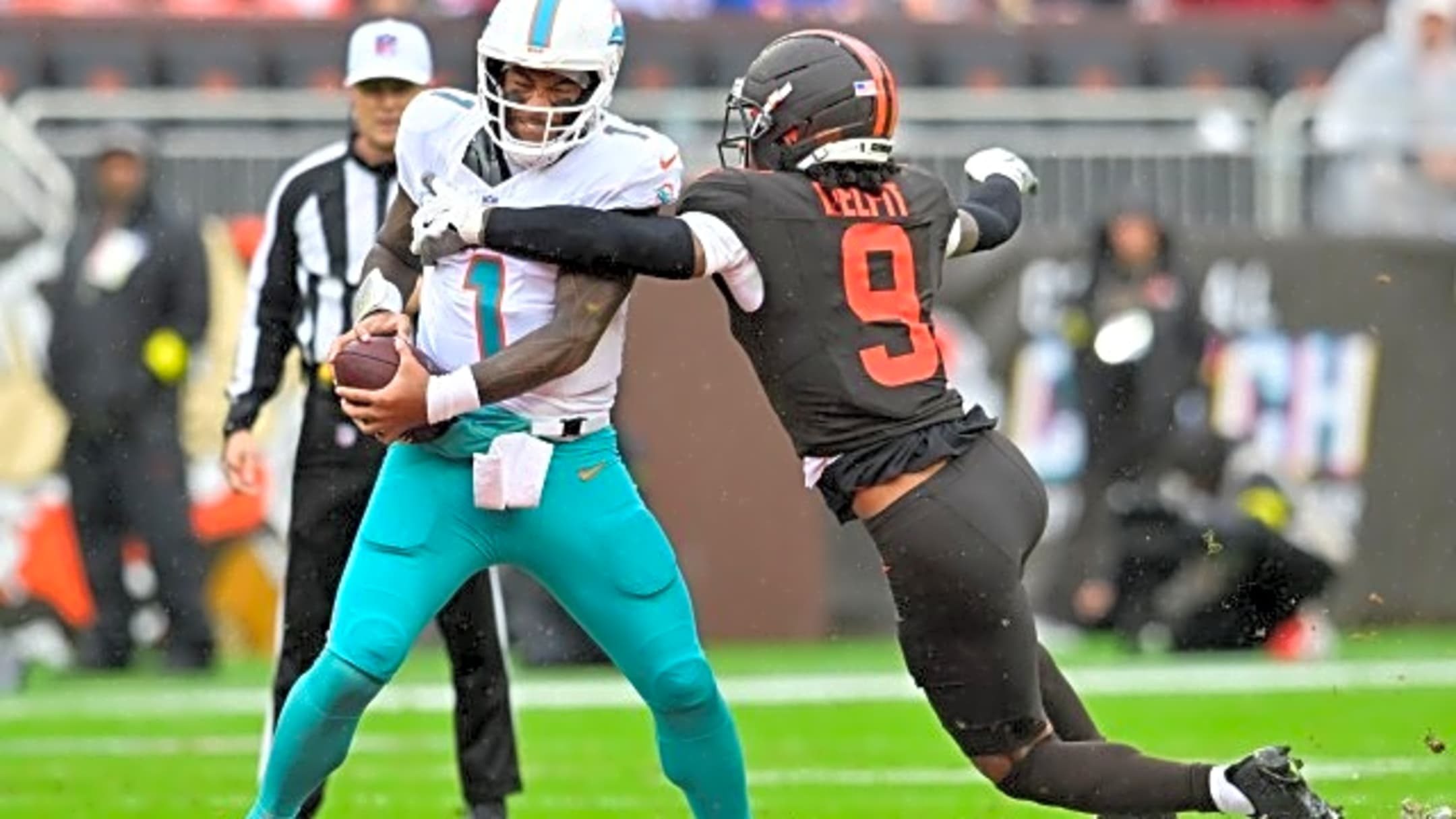 While Everyone Talks About Firing, Miami Dolphins Coach Mike McDaniel Talks Winning