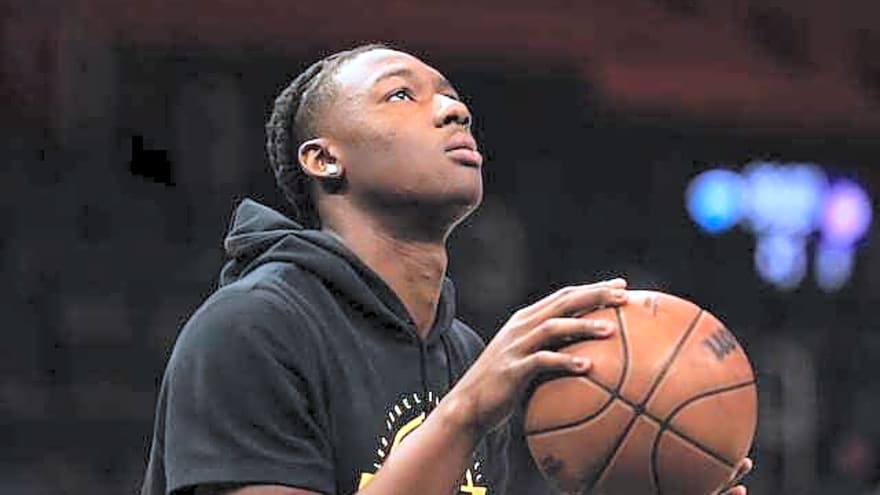  Adou Thiero Sees Opportunity To Earn Postseason Minutes
