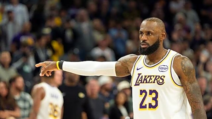  Bench Sparks 24-0 Run, LeBron James Hits Late Free Throws To Beat Suns