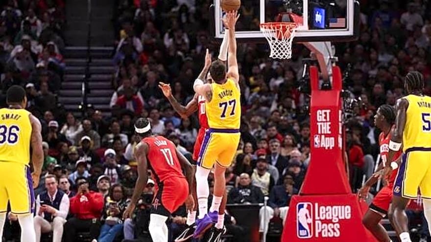  Luka Doncic Continues Offensive Onslaught, Deandre Ayton Comes Up Clutch Against Rockets