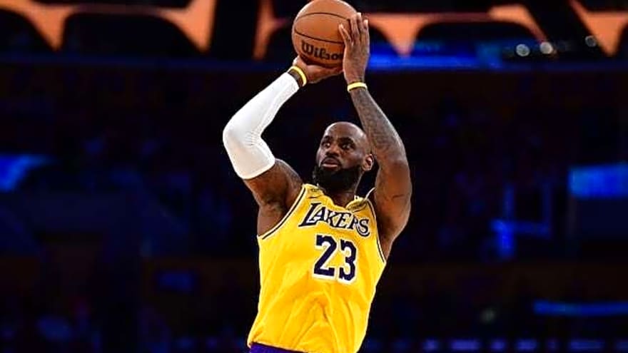  LeBron James Details Giving Up Alcohol & Sweets For 2 Months