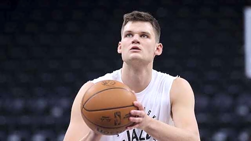 Lakers Reportedly Agree To Sign-And-Trade With Jazz For Walker Kessler