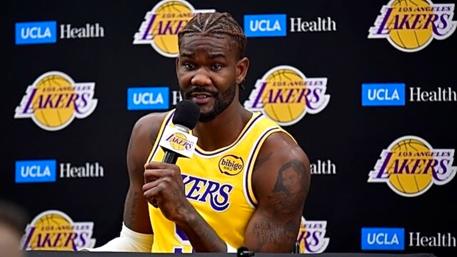  JJ Redick Breaks Down Deandre Ayton’s Role