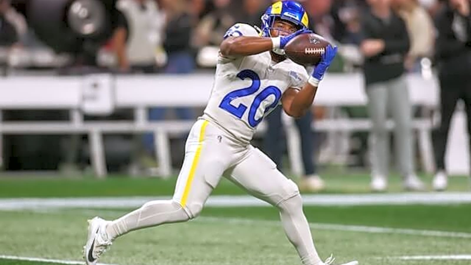 Rams Re-Sign Ronnie Rivers To One-Year Contract