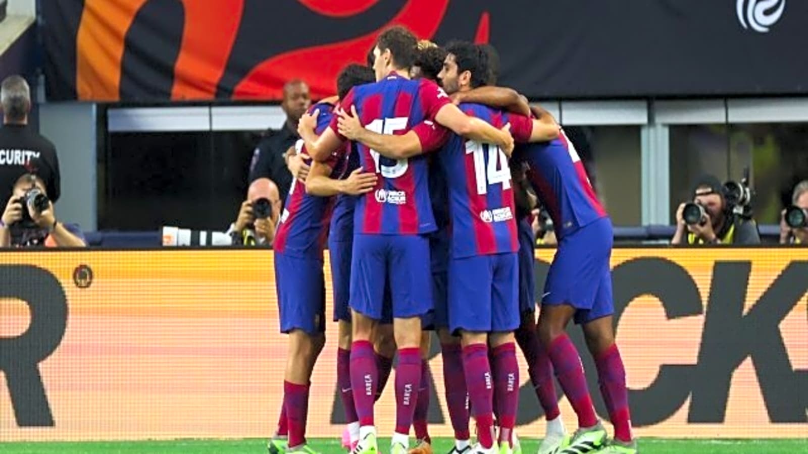 FC Barcelona Wins First Champions League Game