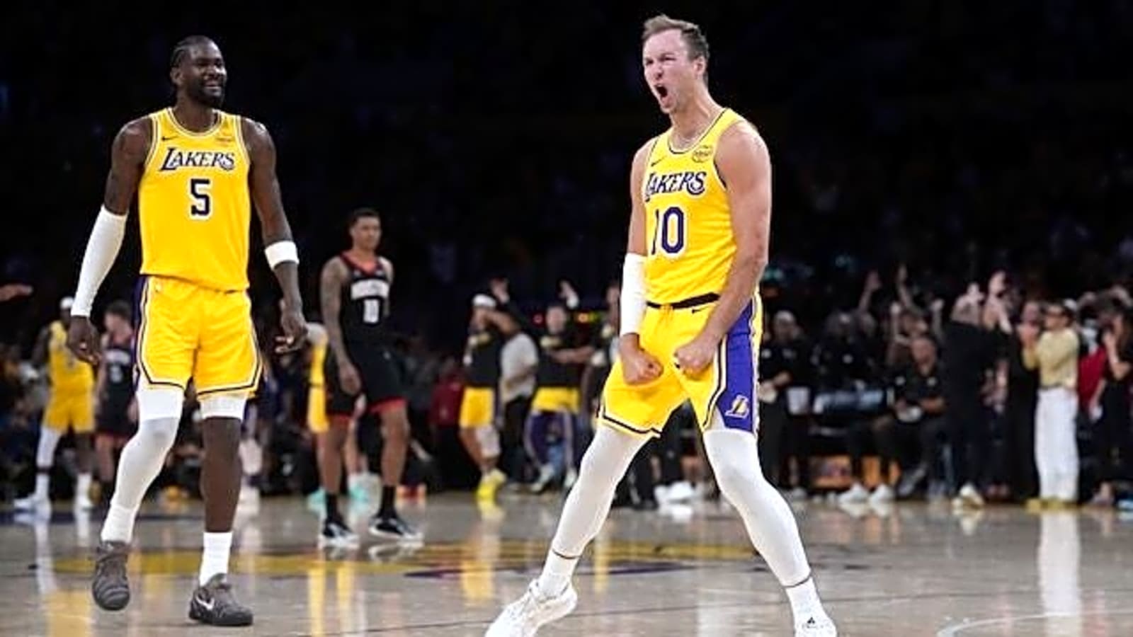  Luke Kennard & LeBron James Dismantle Rockets In Game 1