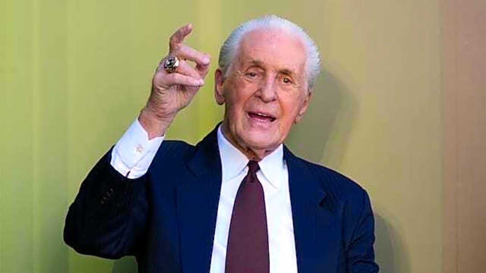  LeBron James Has ‘Utmost Respect’ For Pat Riley