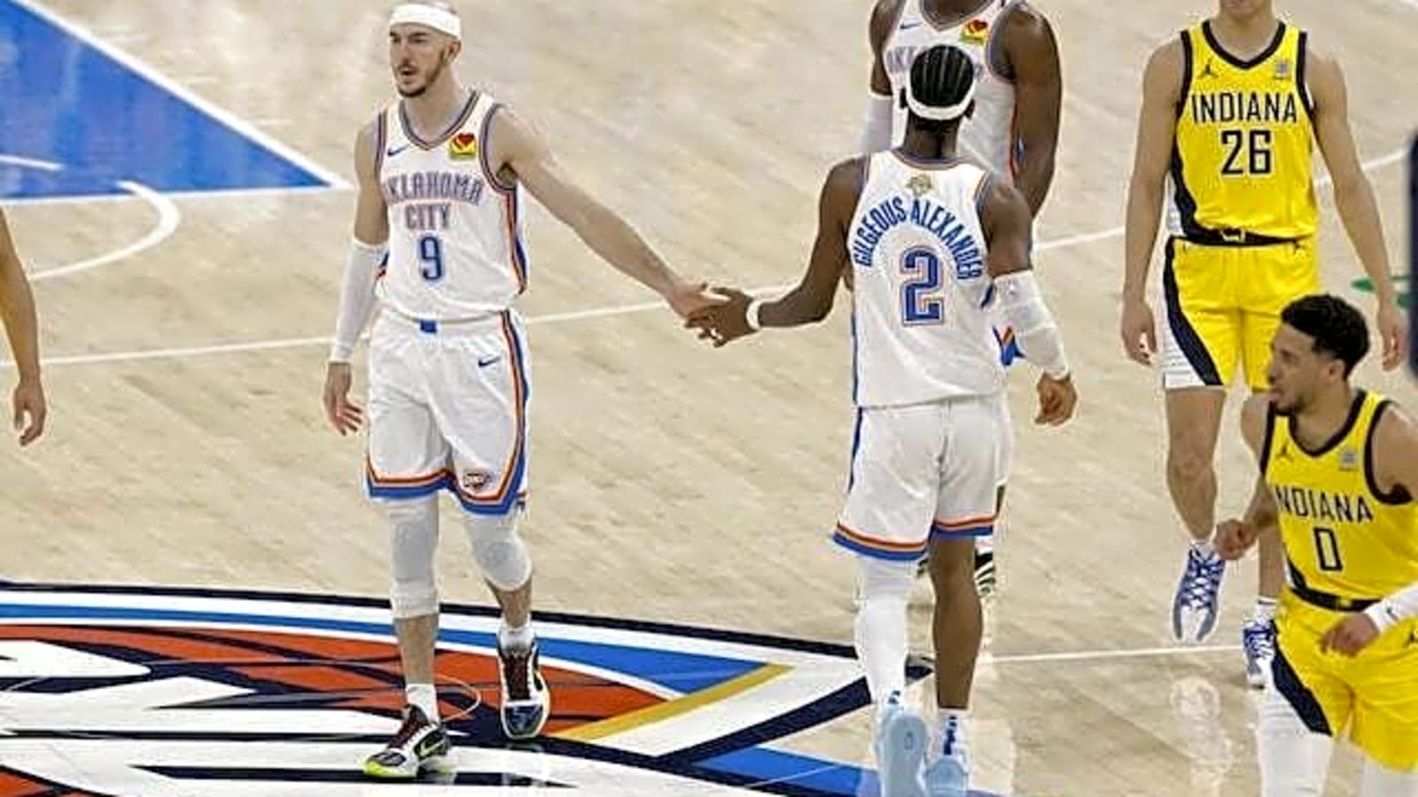  Alex Caruso Compares Shai Gilgeous-Alexander To LeBron James