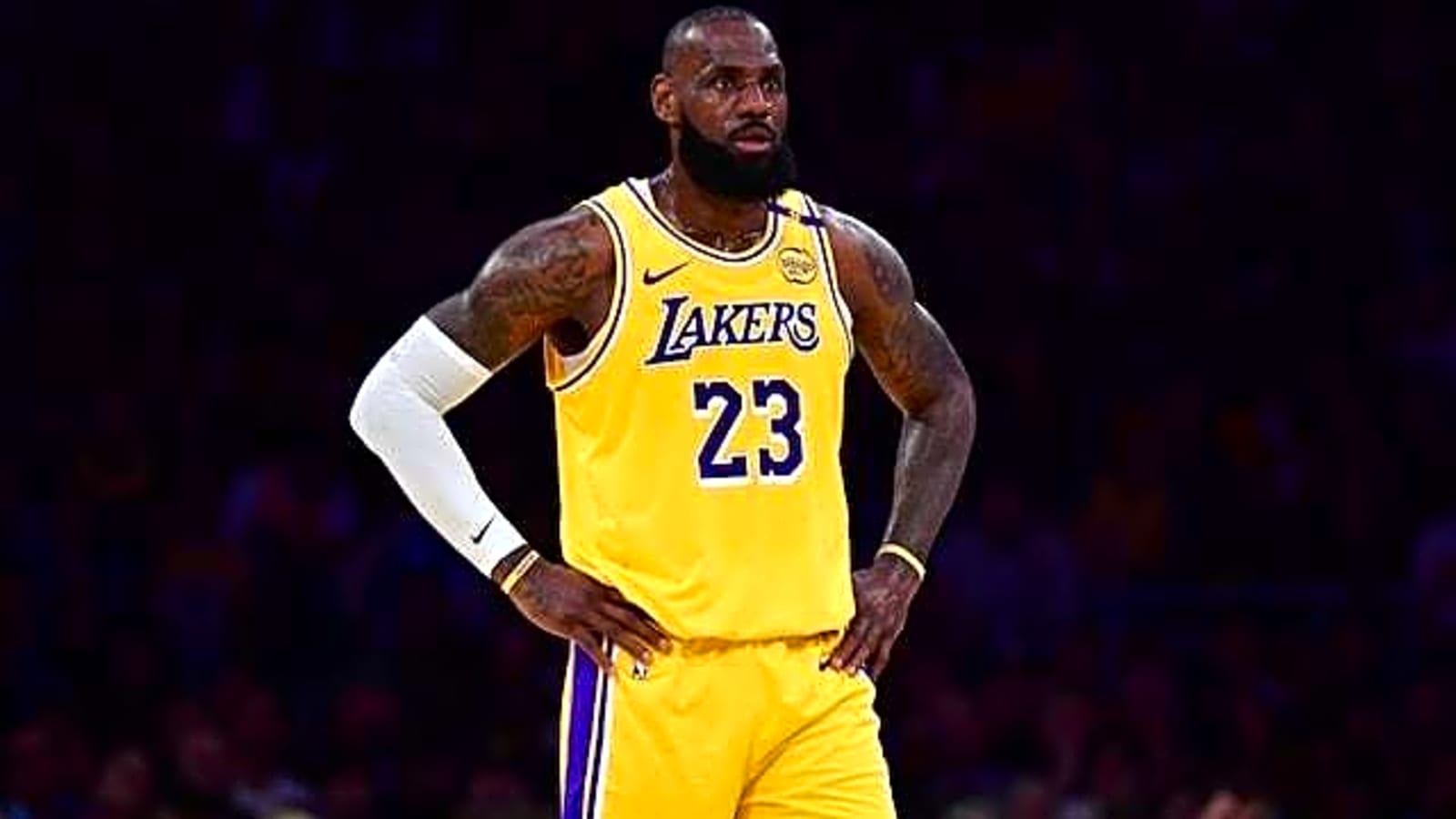  LeBron James Non-Committal About Future