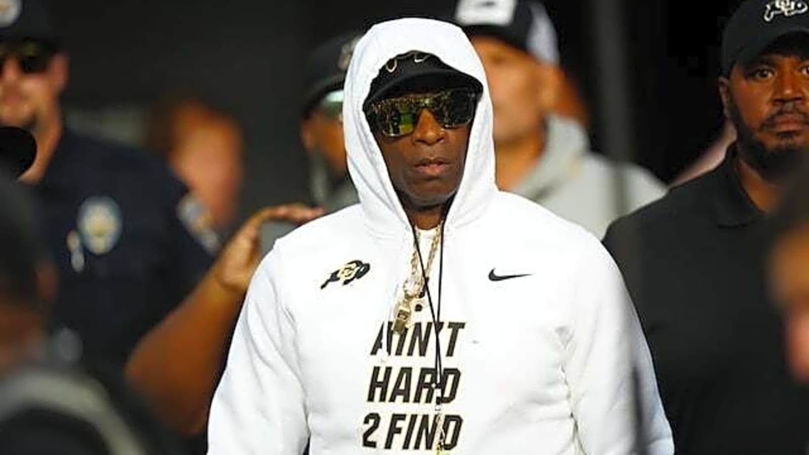  Magic Johnson Congratulates Deion Sanders On Beating Bladder Cancer