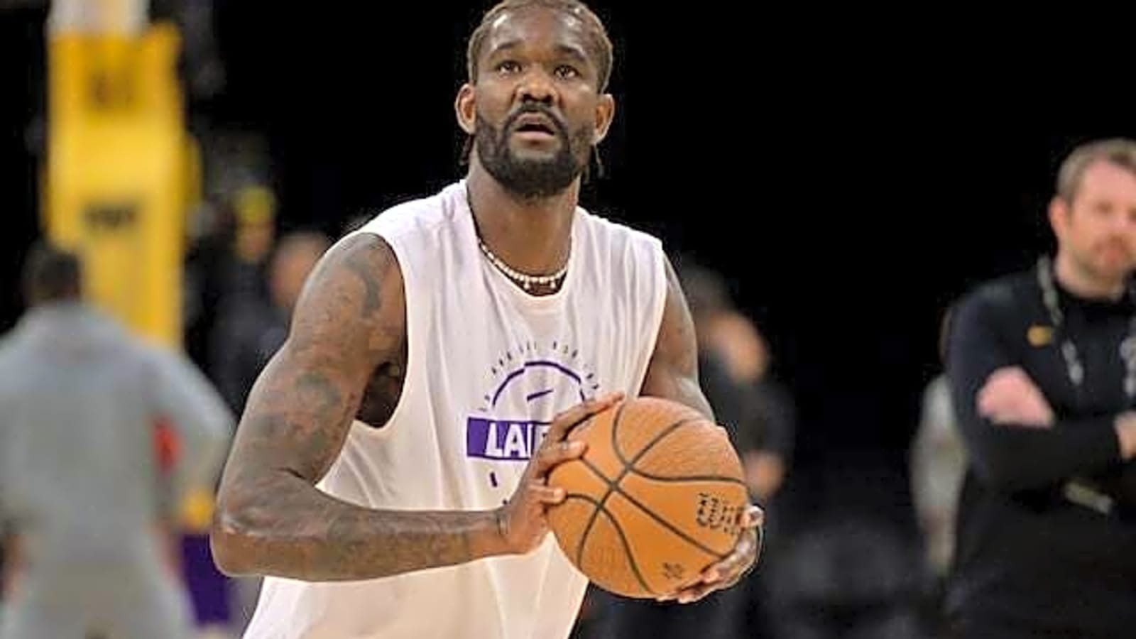 Watch: Deandre Ayton’s Mother Prepares Meal For Entire Team