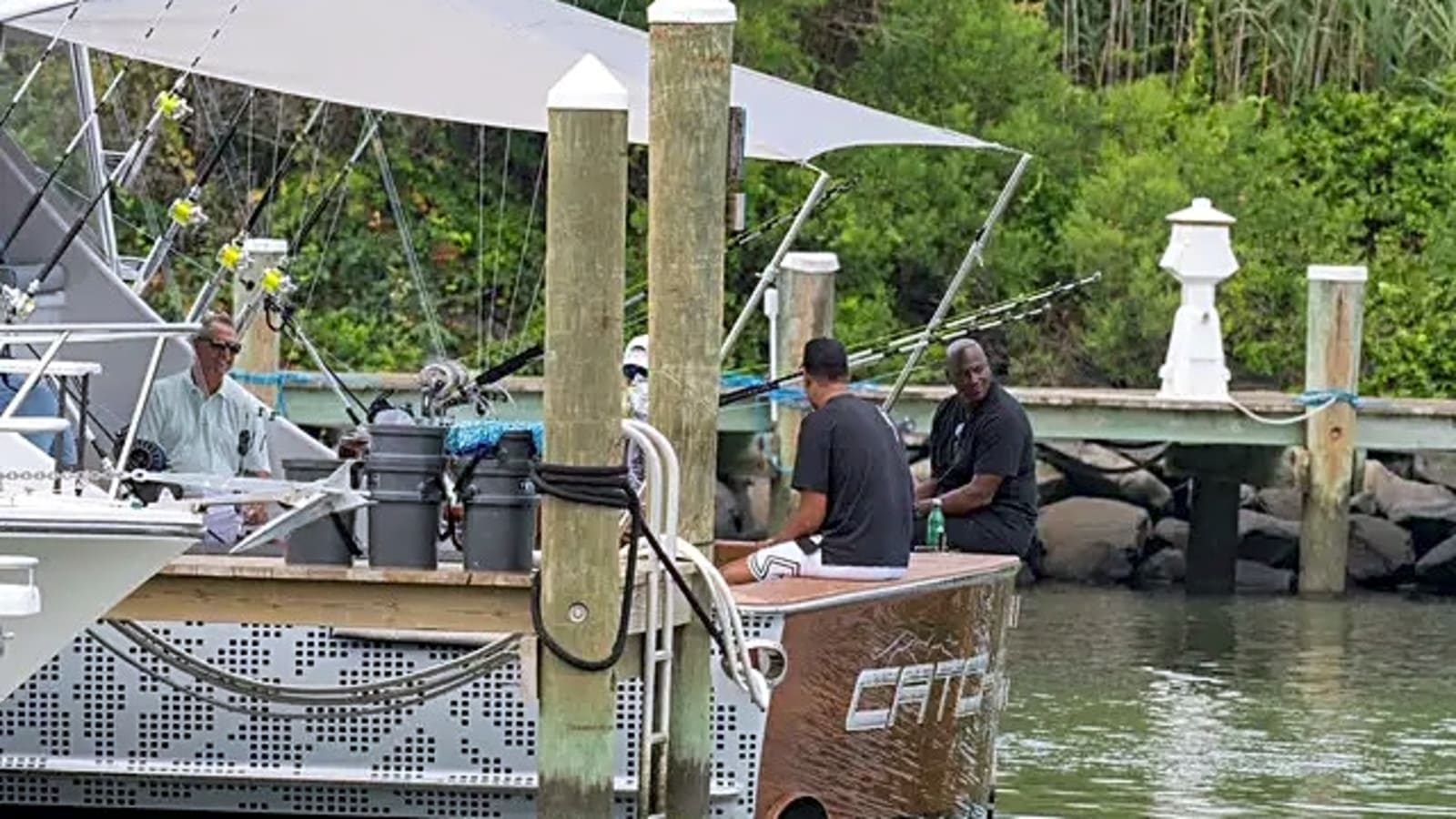  Michael Jordan Reels In 71-Pound White Marlin During World’s Biggest Fishing Contest