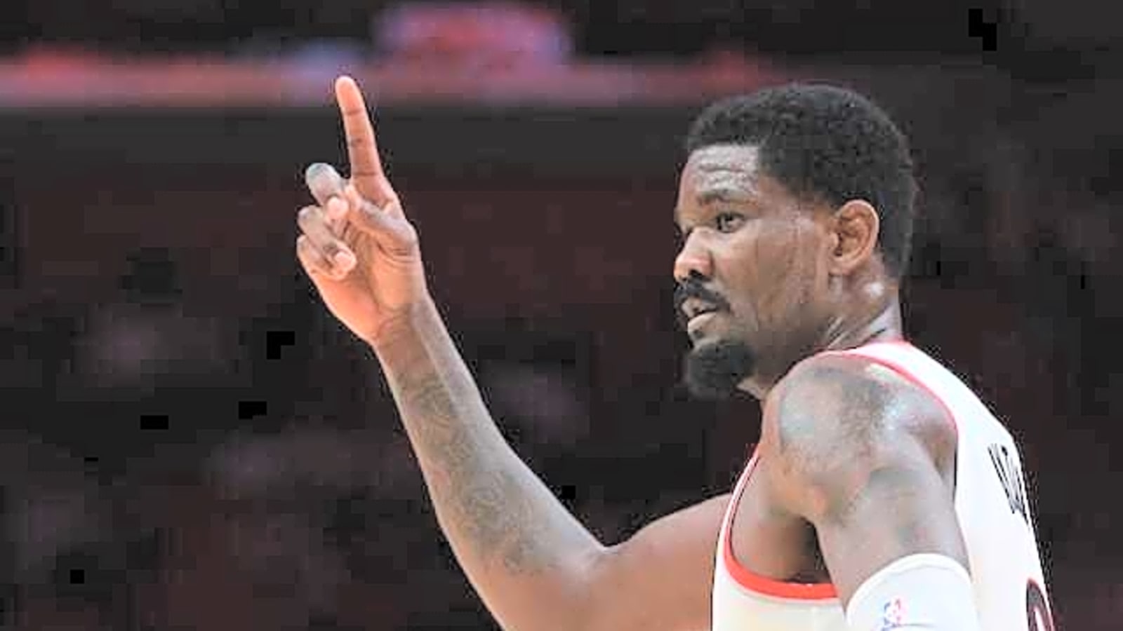  Deandre Ayton Expected To Sign After Clearing Waivers