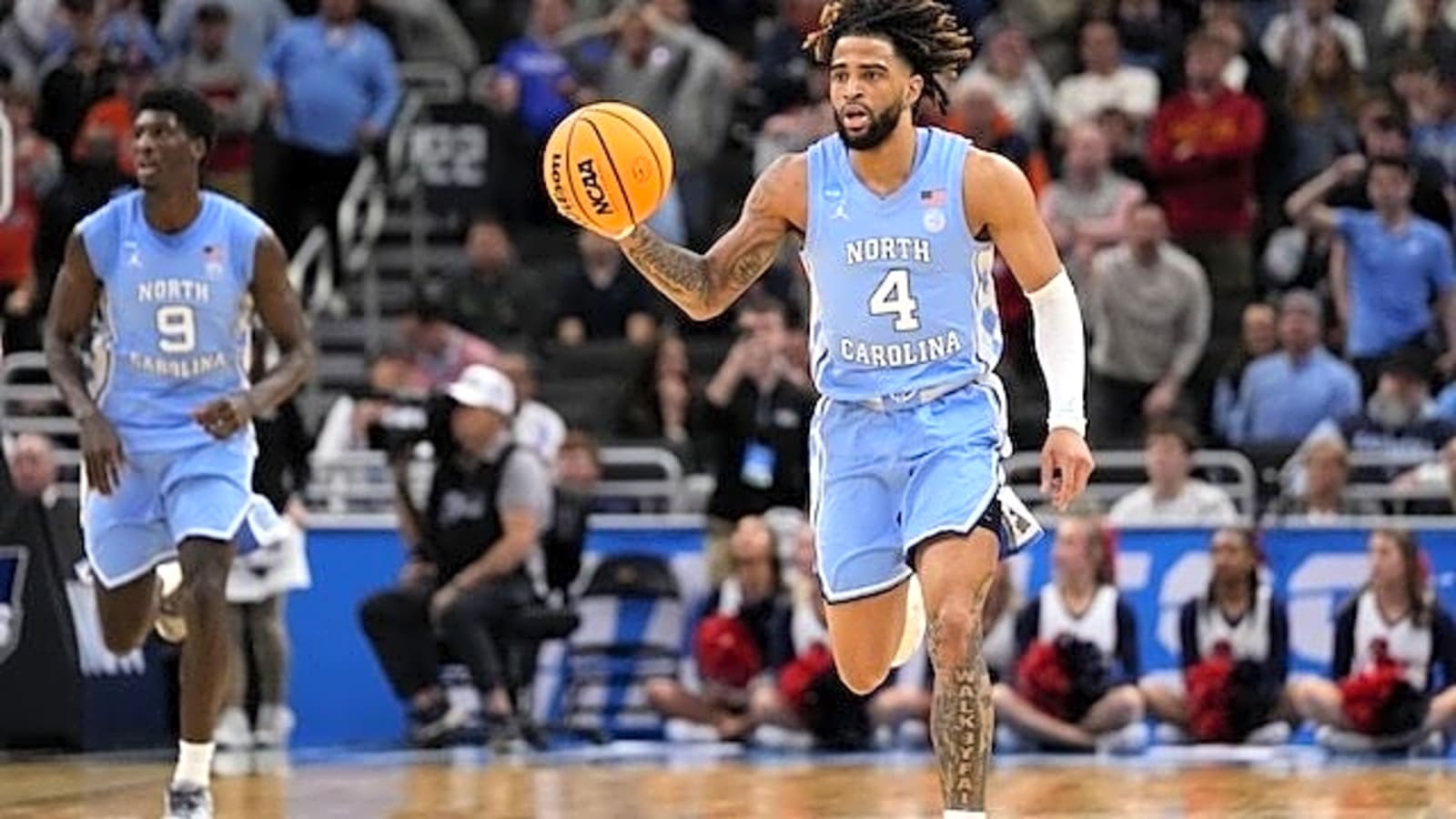  RJ Davis, Augustas Marčiulionis, Arthur Kaluma Sign Exhibit 10 Contracts