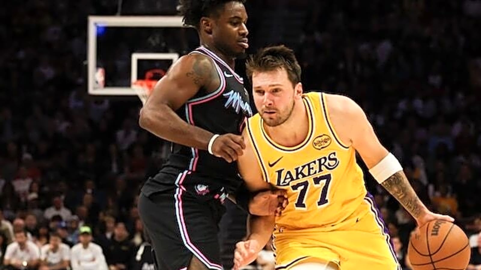 Luka Doncic Drops 60 As Lakers Beat Heat For 8th Straight Win | Yardbarker