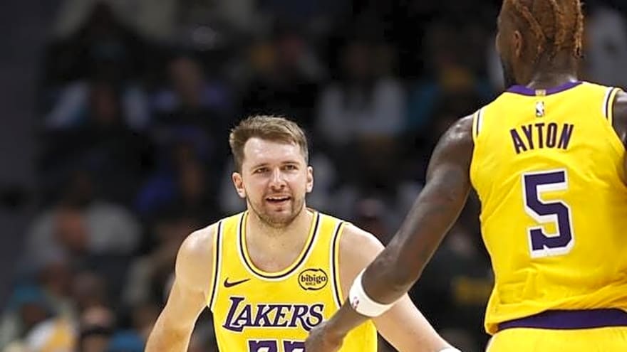  Luka Doncic & LeBron James Commend Deandre Ayton