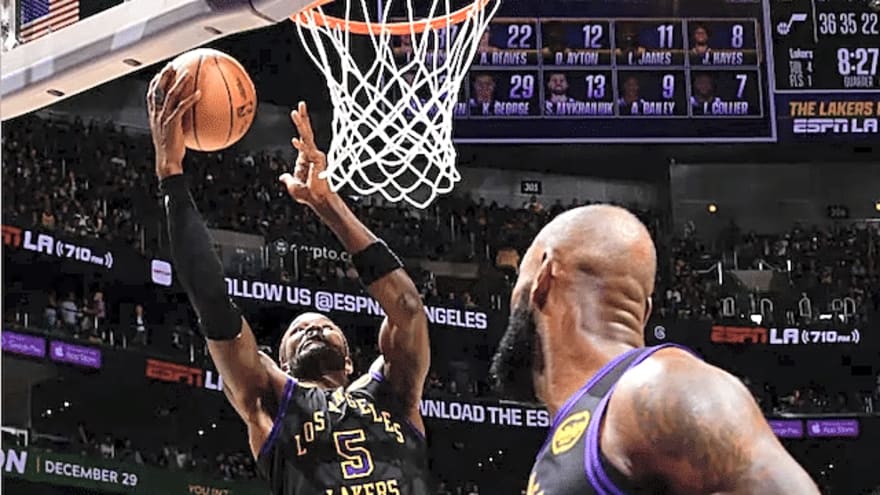  Deandre Ayton Recalls LeBron James Throwing Him Lob At Camp In 8th Grade