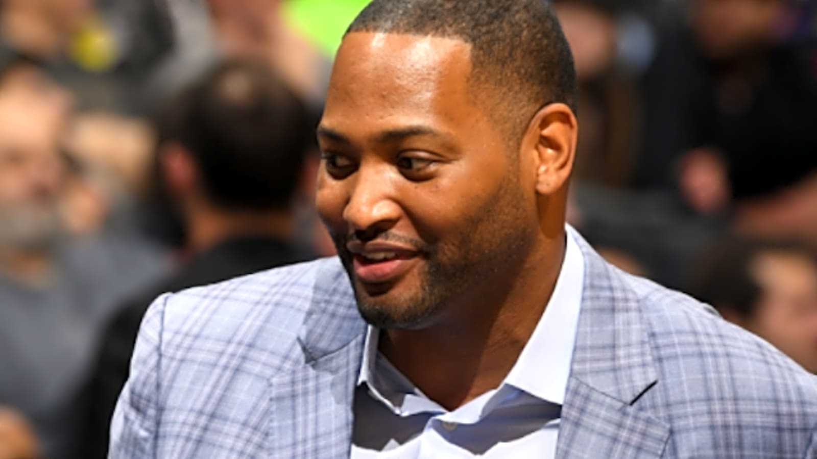 Watch: Robert Horry Gifts Signed Jersey To Child Who Lost One In Palisades Fires