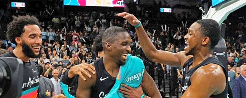 Forget De’Aaron Fox, San Antonio Spurs can thank G-League star for big win vs Atlanta Hawks