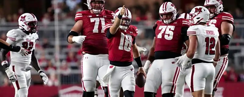 Badgers’ Tackle Aiming to Switch to Center Following Benching, 2 Sack Performance