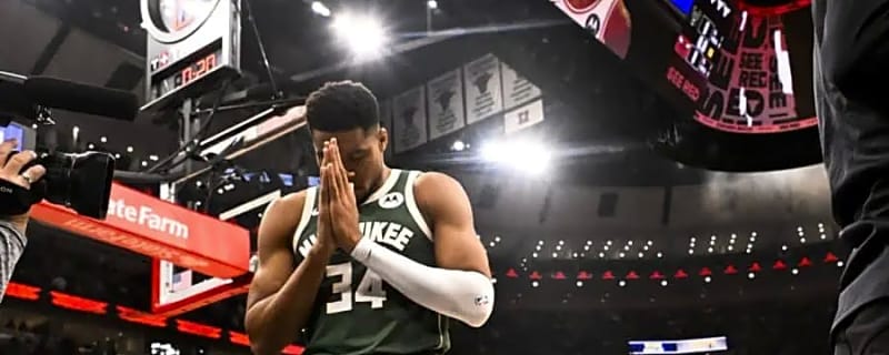 Giannis Antetokounmpo posts historic stat line in Bucks season debut