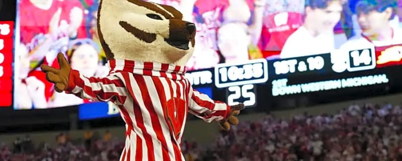 Wisconsin Football Staff Aiming to Flip Impressive 2026 Cincinnati Commitment