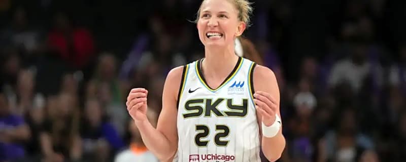 'It’s Only Right': Allie Quigley Reacts to Courtney Vandersloot Breaking Her Chicago Sky Scoring Record