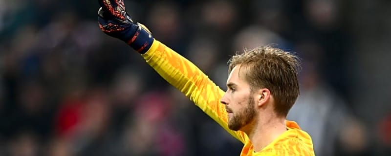 'Can’t go there' – Former Liverpool legend tells current player not to join Chelsea