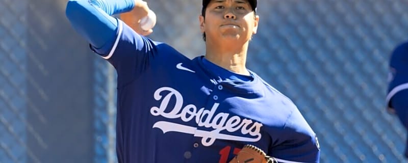 Shohei Ohtani Among Dodgers Reporting Early To Spring Training