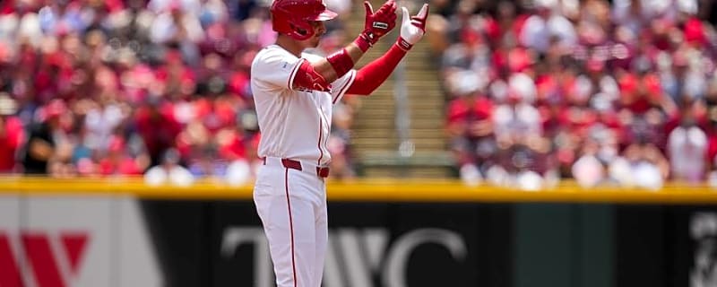 Reds Salvage Series Finale Against Braves, But Elly De La Cruz Injury Looms Large