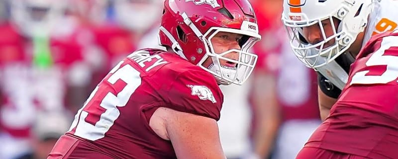 Razorbacks' OL Earns Player of The Week Honors After Victory Over Vanderbilt