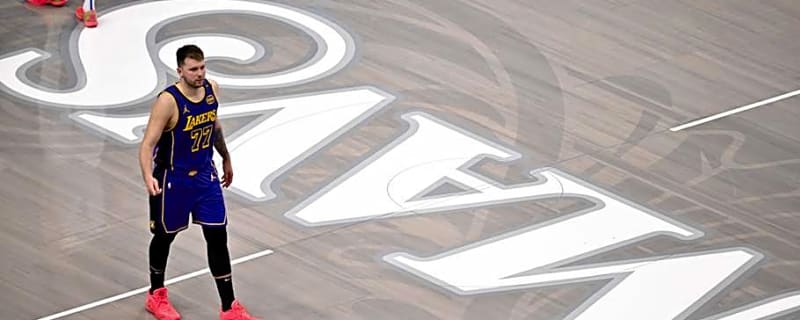 Lakers Announce Full Starting Lineup Ahead of NBA Cup Game vs Mavericks