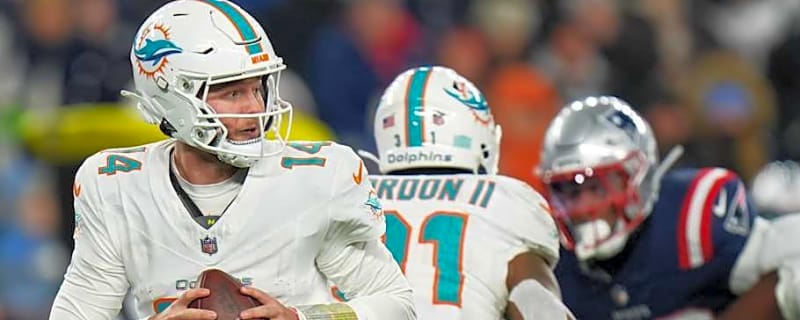 Pros and Cons of an Inexperienced Quarterback Room for the Dolphins