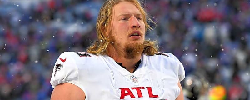 Falcons OT Eyes Big 2025 After Ankle Surgery, Contract Talks Loom